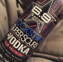rockstar-energy-drink-supersours-blue-raspberry-plus-vodka-canada-alcohol-cans